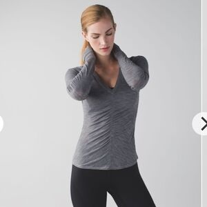 lululemon athletica Women’s Long Sleeve V-Neck Tee - Gray